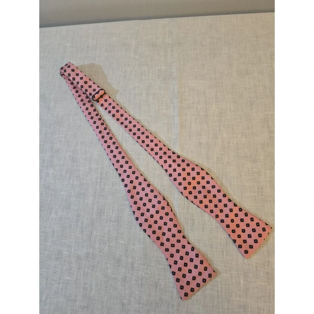 Robert Talbot 100% Silk Pink Geometric Print Bow Tie